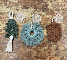 Load image into Gallery viewer, Sea and Weave - Macrame Ornaments
